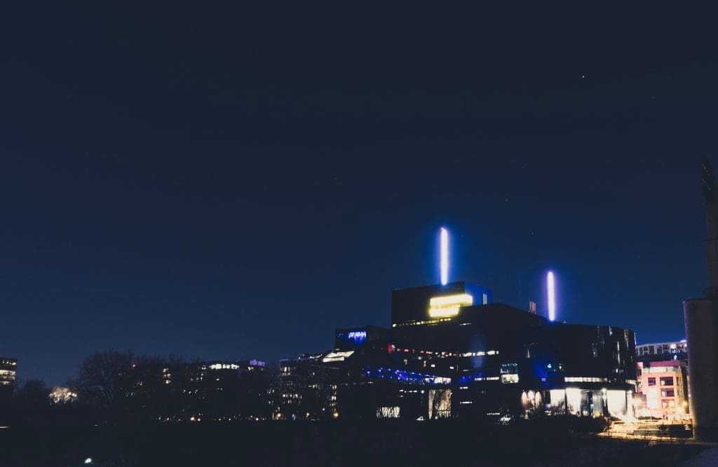 13 Best Things to Do in Minneapolis 11 The Guthrie Theatre, Minneapolis.