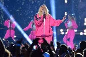What is WE Day and How is it Celebrated? 17 What is WE Day and How is it Celebrated? 15