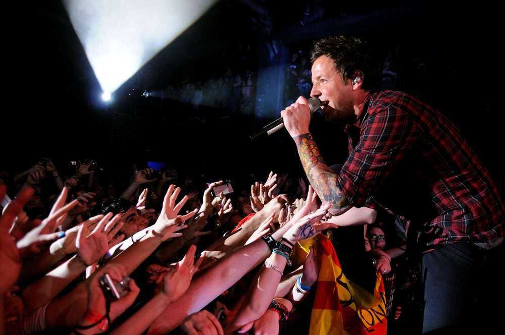 20 Most Popular Canadian Artists Of All Time Icy Canada