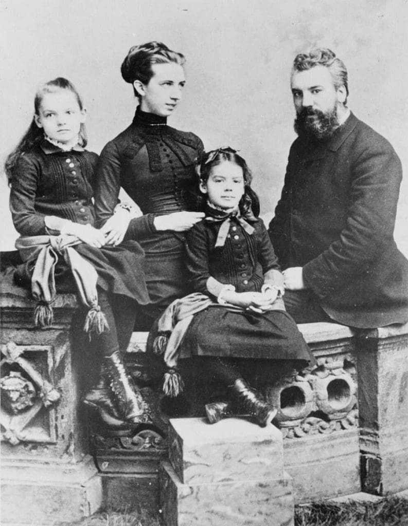 Top 6 Facts About Alexander Graham Bell Historic Site! 14 Alexander Graham Bell and family