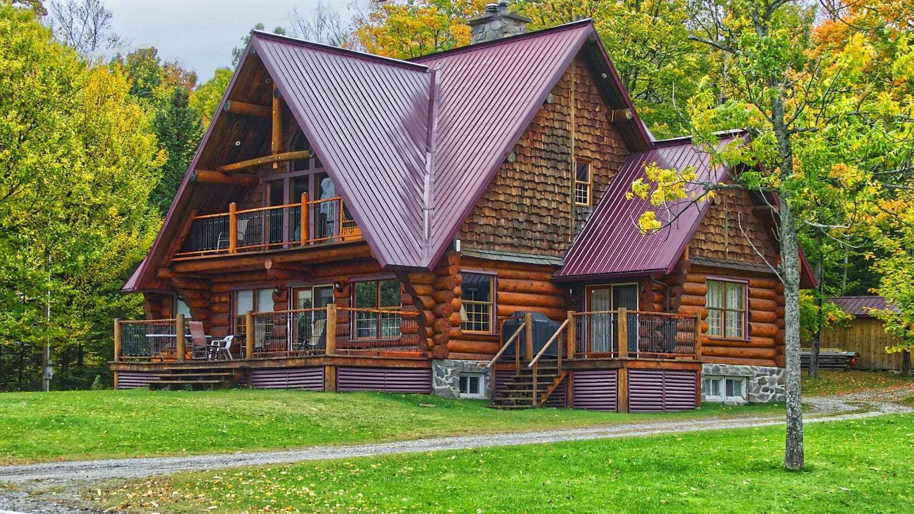 Travelers Guide To Canada Tourism: Know 8 Important Things 13 Cabins in Canada