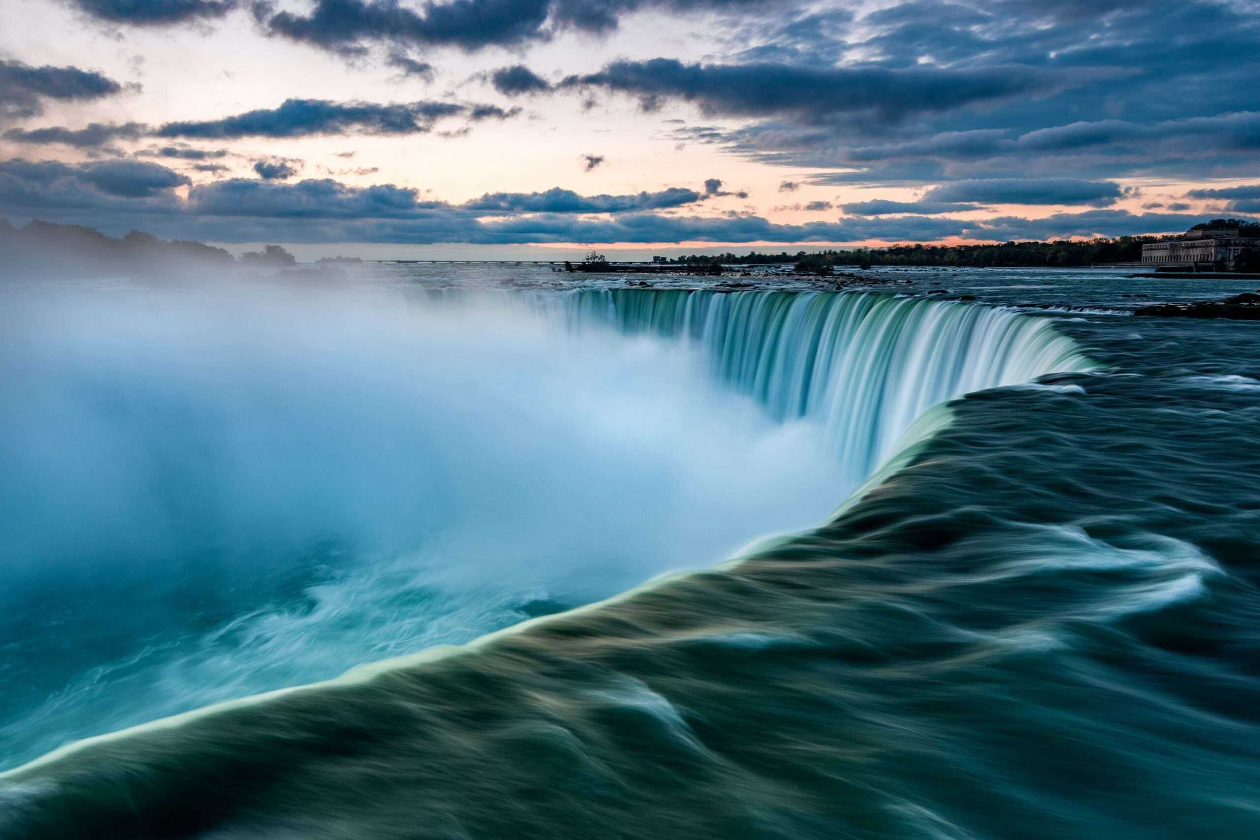 Travelers Guide To Canada Tourism: Know 8 Important Things 25 Niagara Falls