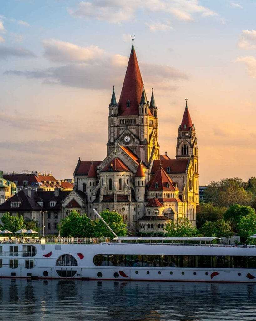 3 Best Churches in Kelowna BC Canada 9 churches in Kelowna bc Canada.