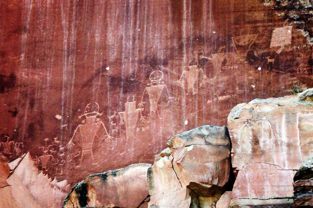 Valley Of Fire: 9 Mind-Blowing Secret Facts 5 Valley Of Fire: 9 Mind-Blowing Secret Facts 4