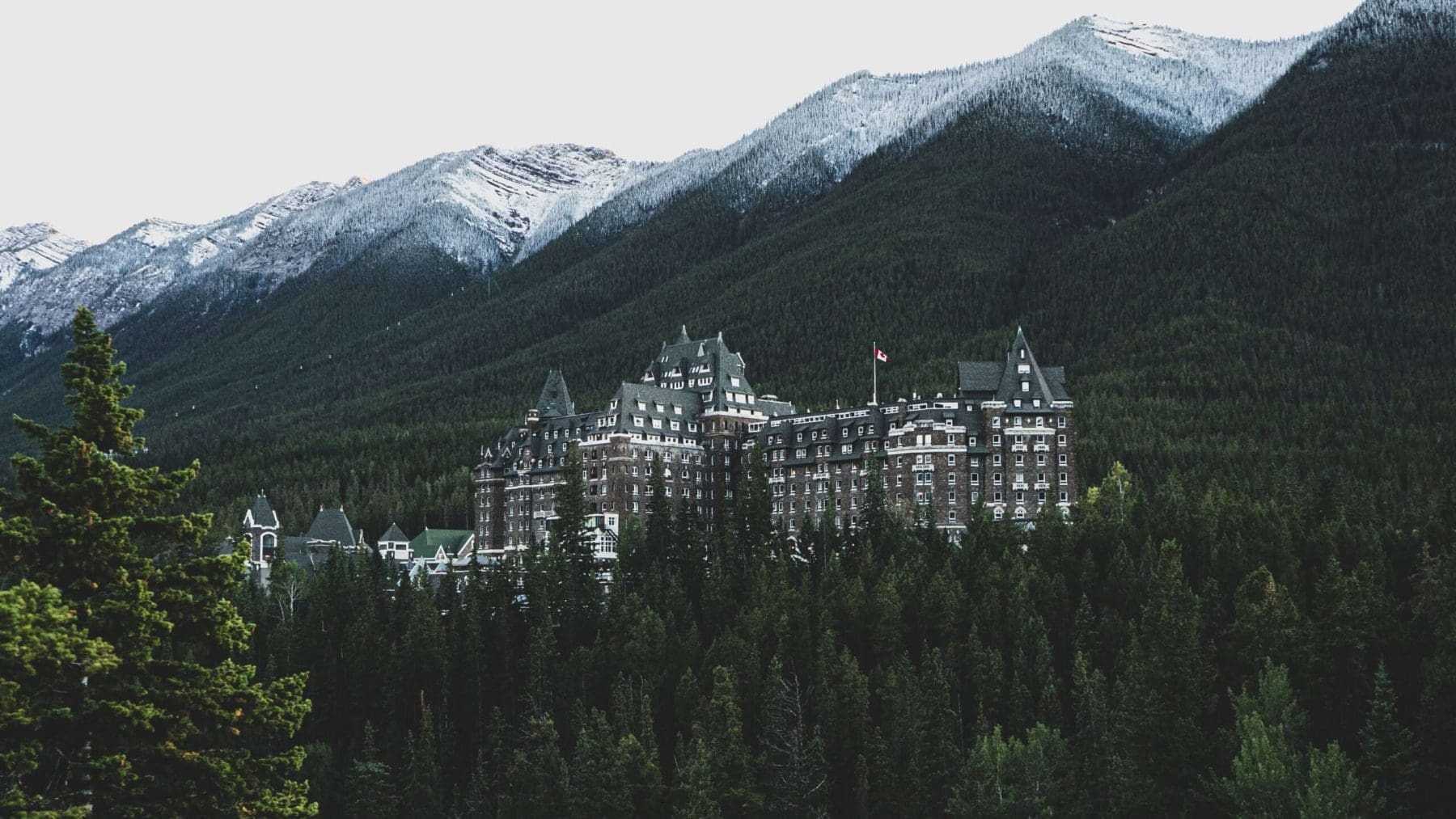 6 Awesome Lake Louise Hotels For Your Next Vacation 3 hotel