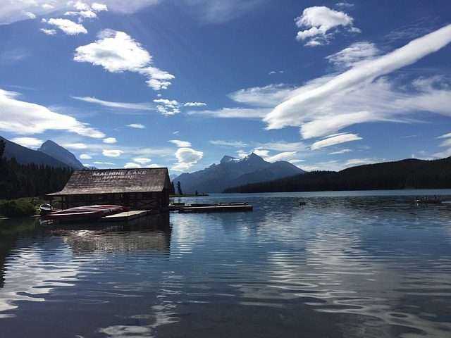 Maligne Lake : 6 Heavenly Hiking Trails 17 Maligne Lake : 6 Heavenly Hiking Trails 7