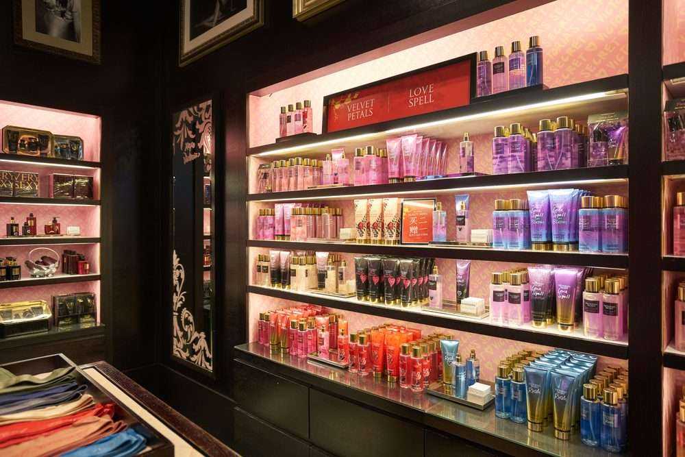 Top 10 PINK Canada Stores You Need to Visit 10 Top 10 PINK Canada Stores You Need to Visit 4