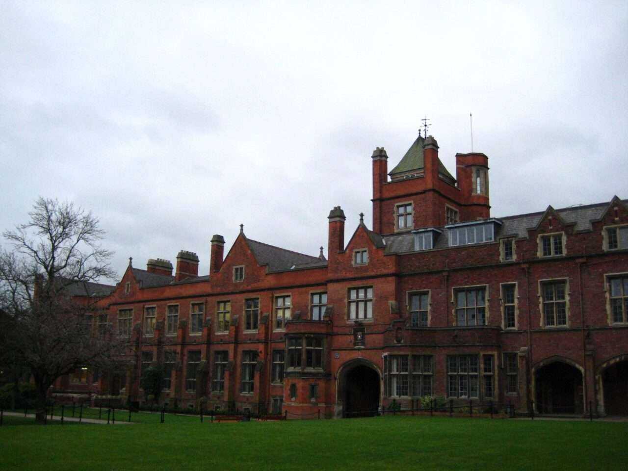 Top 10 Universities In Ontario You Can Study In 11 queen's university