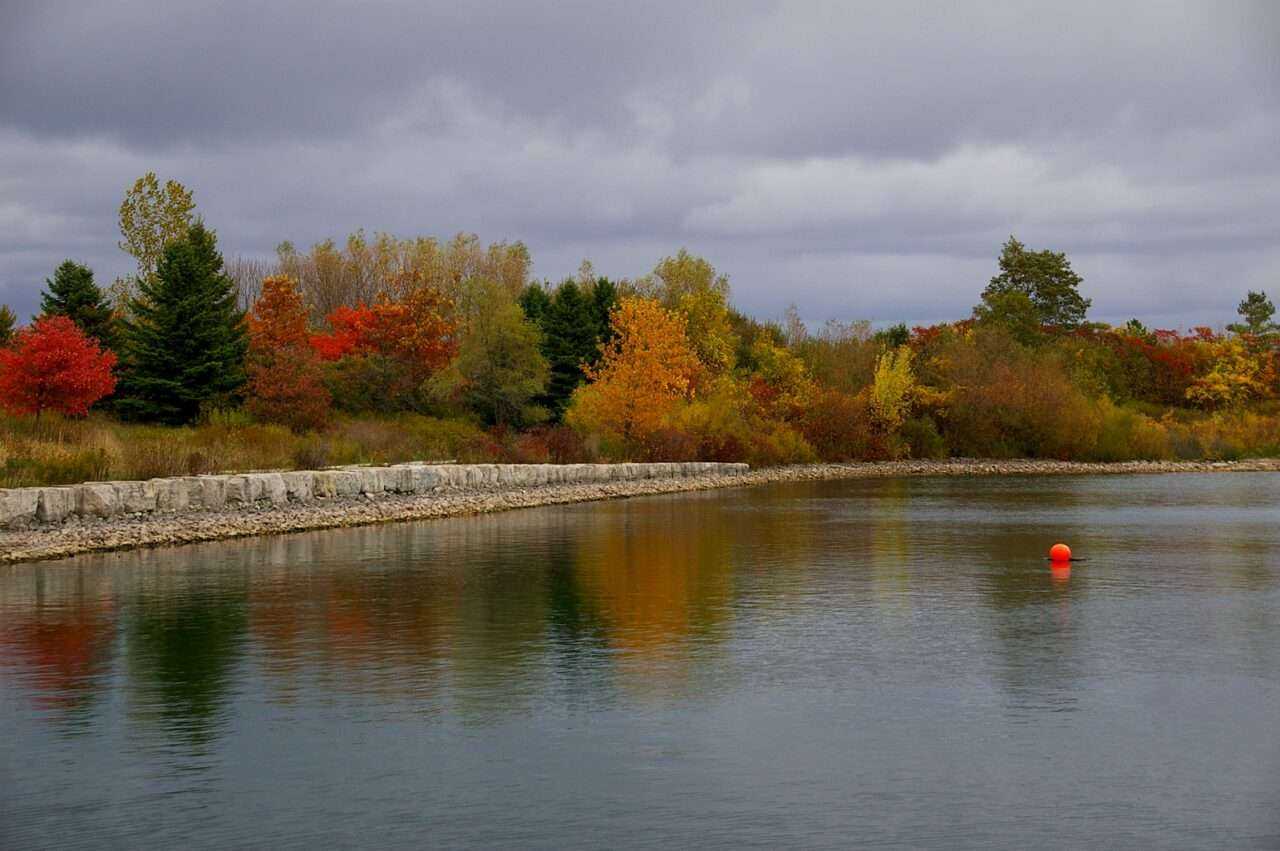 The 12 Best Parks in Toronto: An Amazing 2021 Guide 9 Colonel Samuel Smith Park