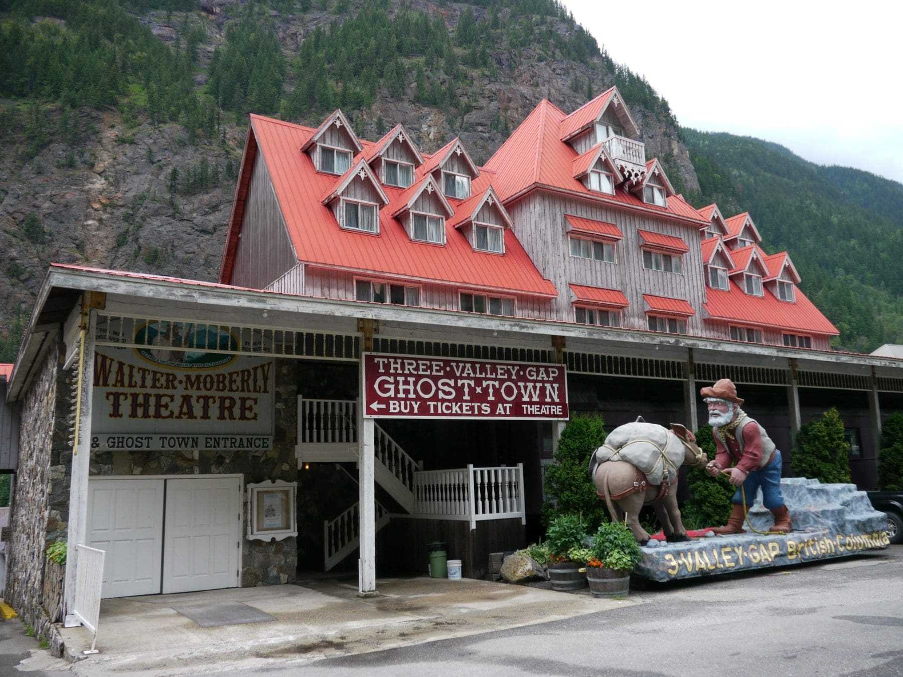 Top 22 Amazing Things To Do In Revelstoke 20 Three Valley Gap Ghost town