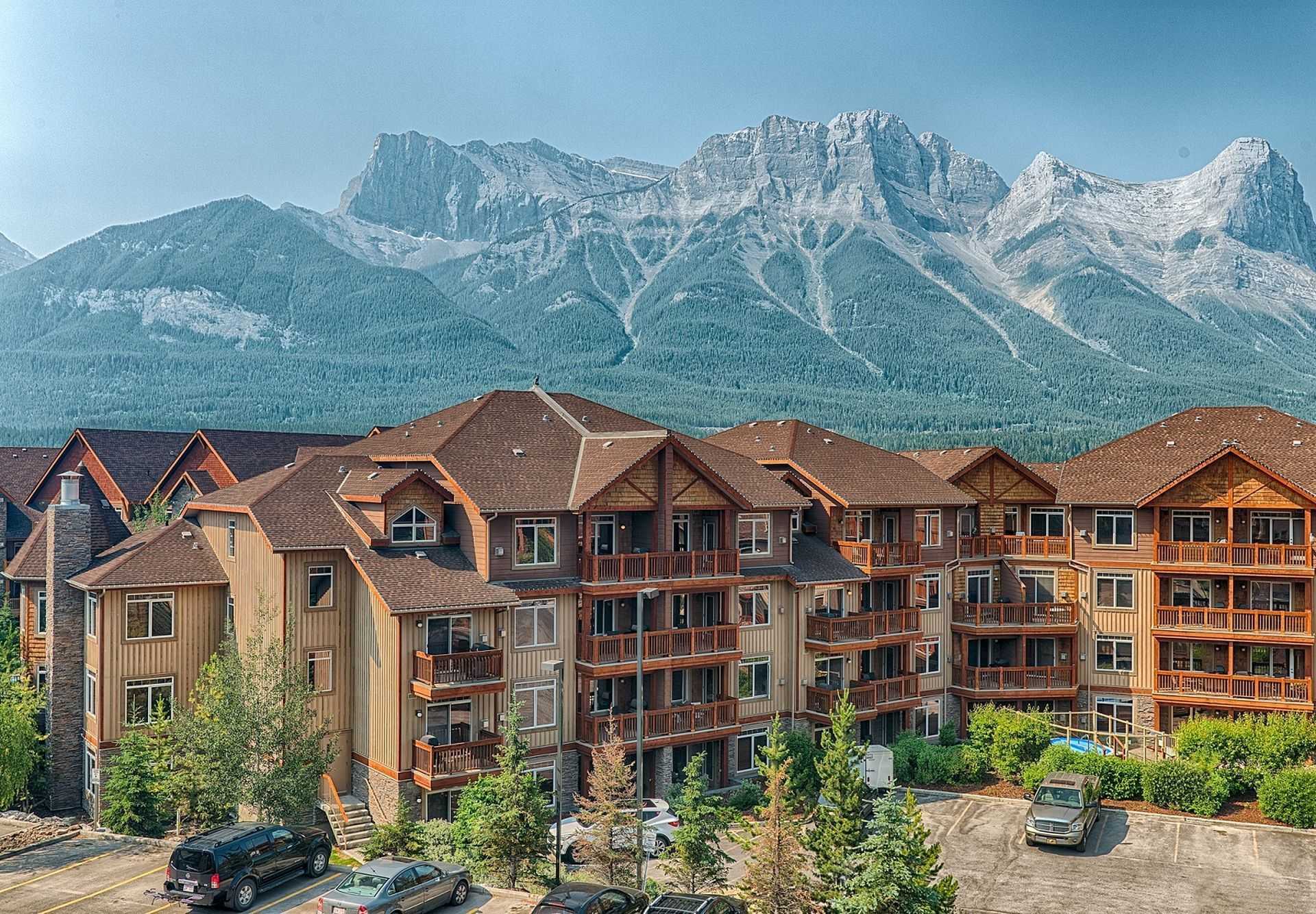 Canmore Hotels: 10 Stunning Places to Stay! 10 Canmore Hotels: 10 Stunning Places to Stay! 4
