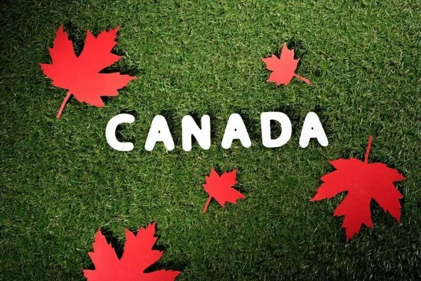 The 10 Best Canadian Symbols! 4