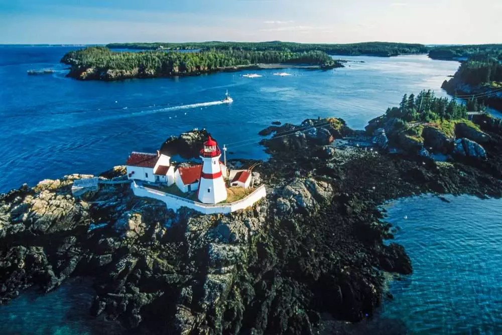 Atlantic Canada: A Guide to its 4 Amazing Provinces 4