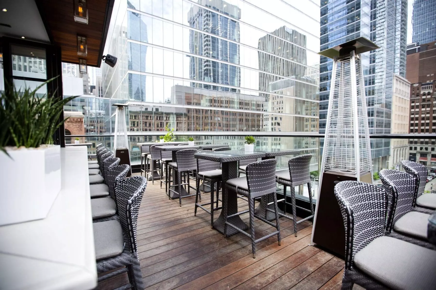 Rooftop Bars Toronto- 6 Breathtaking Patios 8
