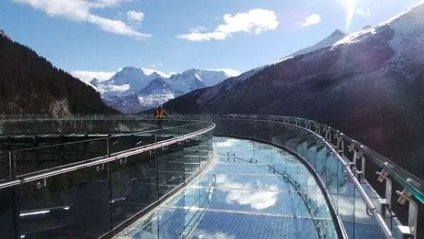 Top 25 Reasons to Visit Canada Glacier Skywalk