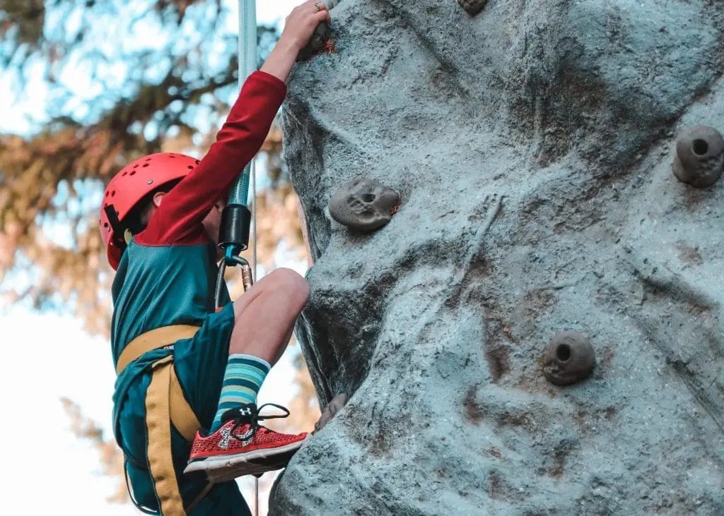 Ultimate Rock Climbing Guide - 10 Great Tips! person-climbing-on-gray-rock-3058762