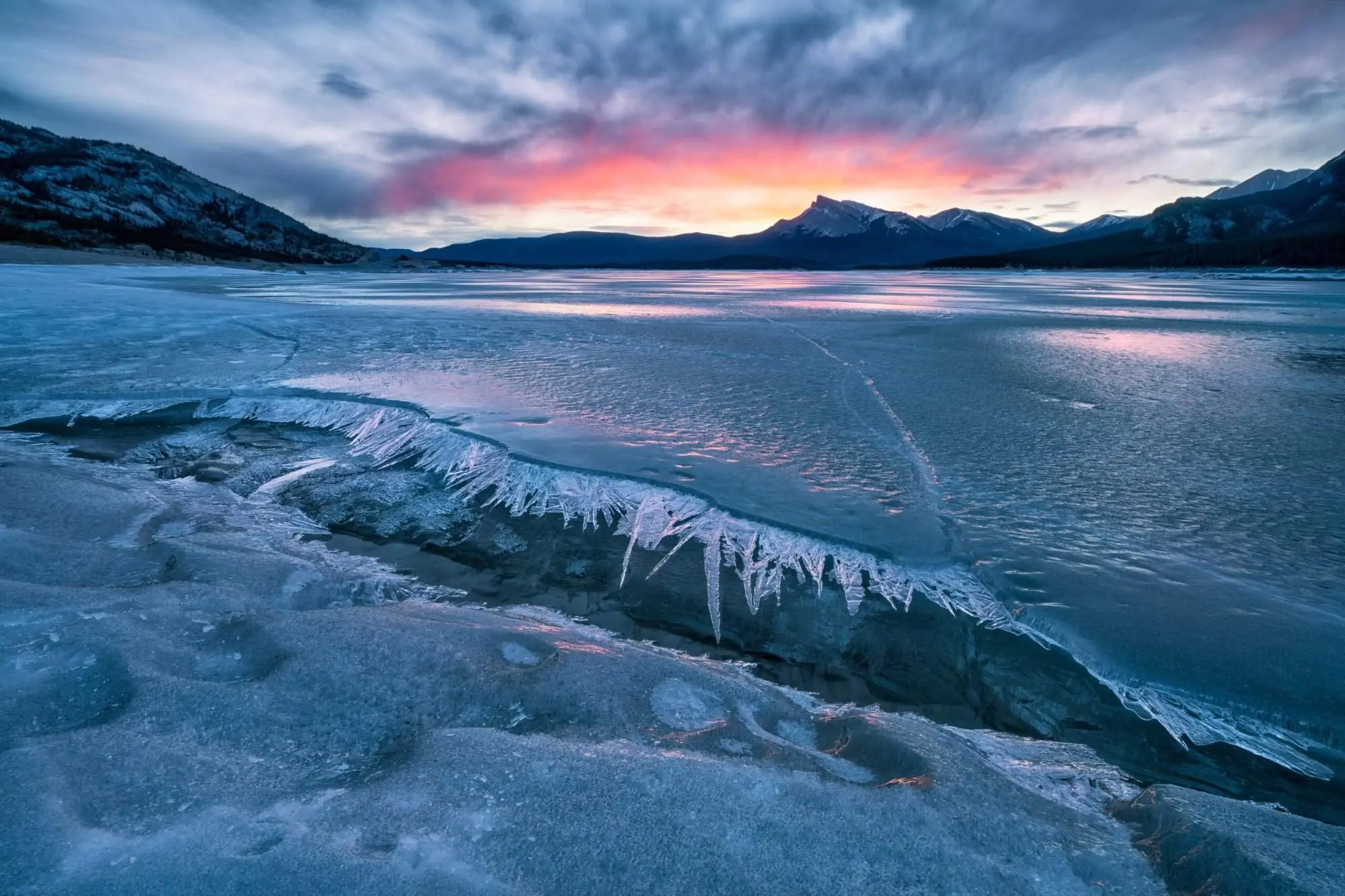 Abraham Lake - 8 Amazing Things You Need To Know!
