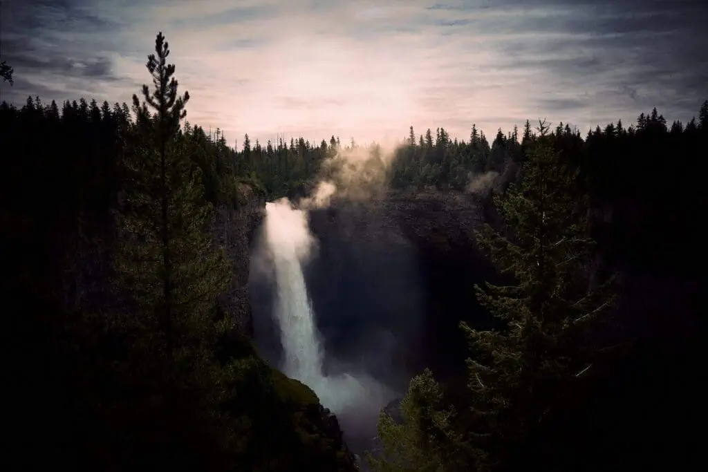 Helmcken Falls: The Most Captivating Location in BC!