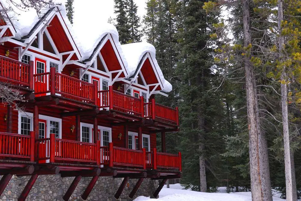 Great Slave Lake - 15 Reasons To Make A Visit! Lodging at Great slave lake
