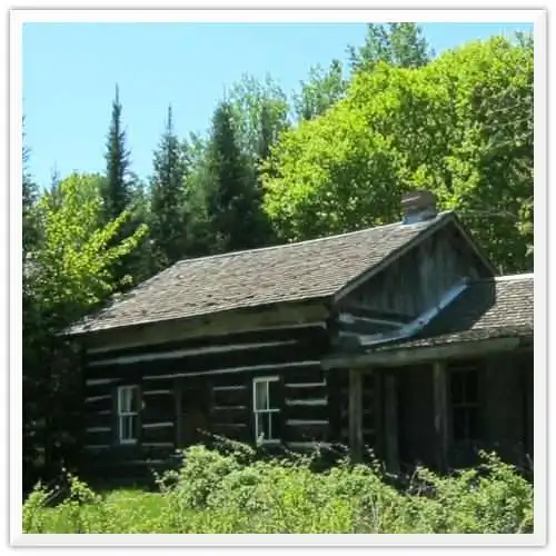 Haliburton Ontario: 14 Fun Things to Do! 3 Haliburton Highlands Museum