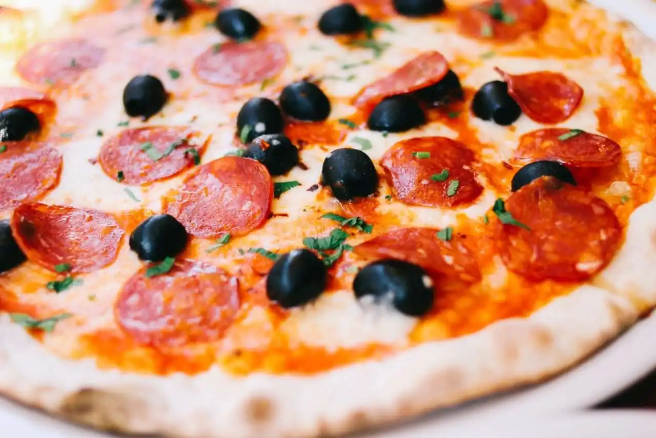 6 Best Kinds Of Canadian Pizza Categories 3 Canadian pizza