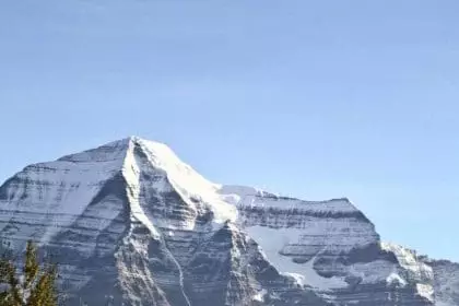 2072607 mount robson in beautiful british columbia scaled