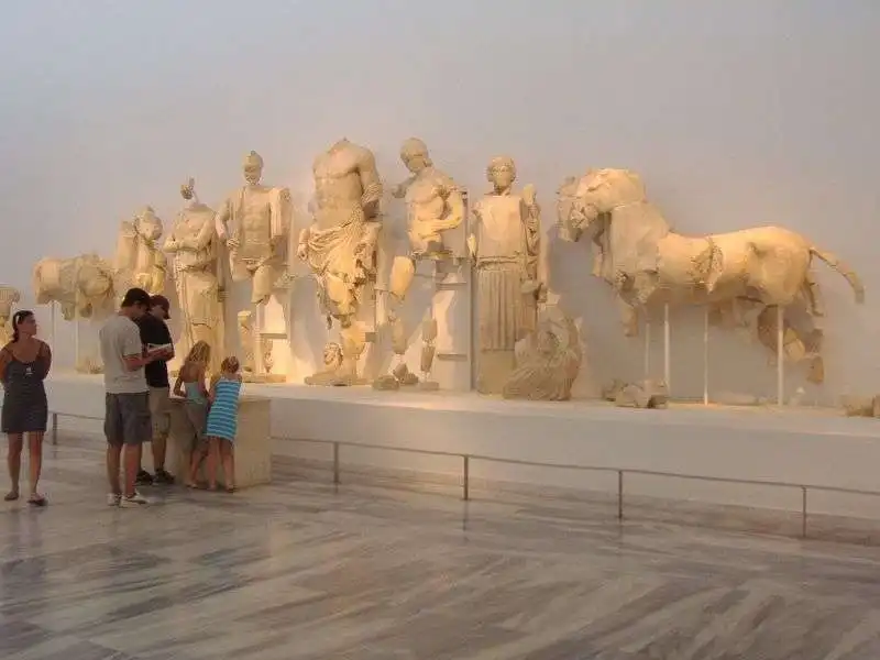What are the Amazing 7 Wonders of the Ancient World? 9 What are the Amazing 7 Wonders of the Ancient World? 7