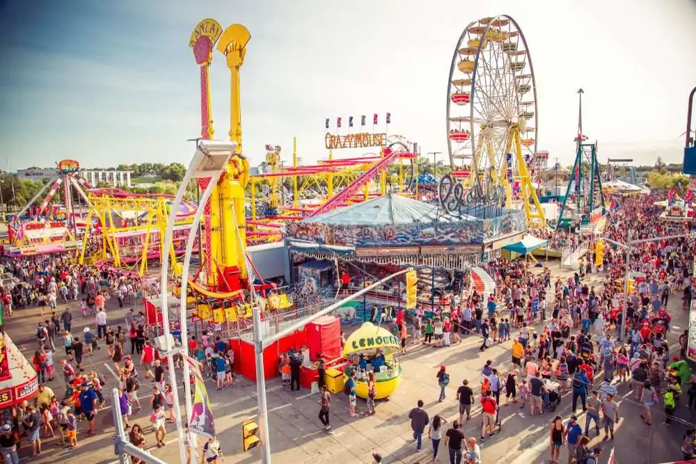 Top 10 Incredible Festivals in Canada You Just Can't Miss 17 Top 10 Incredible Festivals in Canada You Just Can't Miss 12