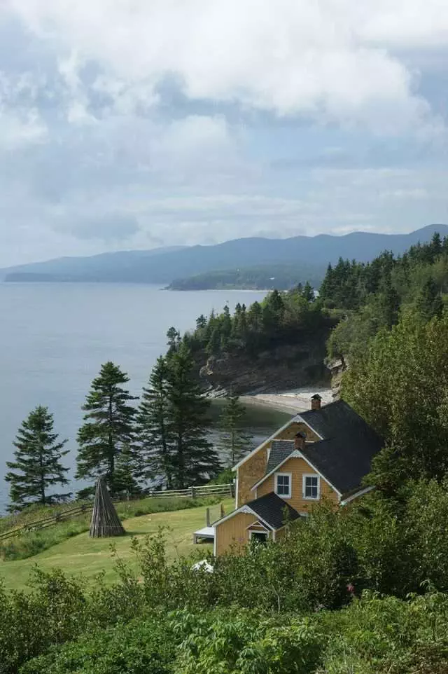 Oceanstone cottages in Canada