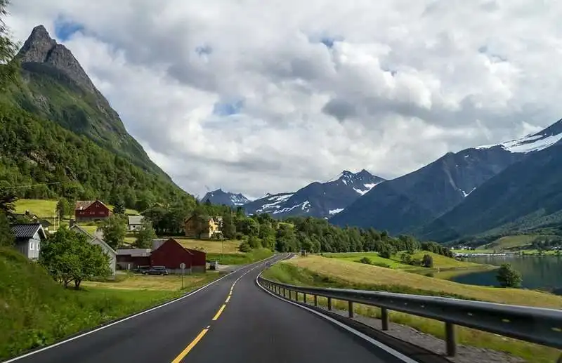 The 11 Best Road Trips In Canada 7 Road Trip in canada