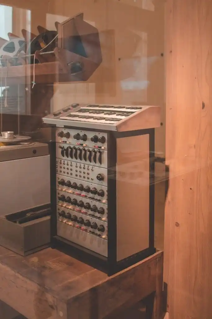 USA vs Canada: How Gambling Can Differ 7 recording rooms