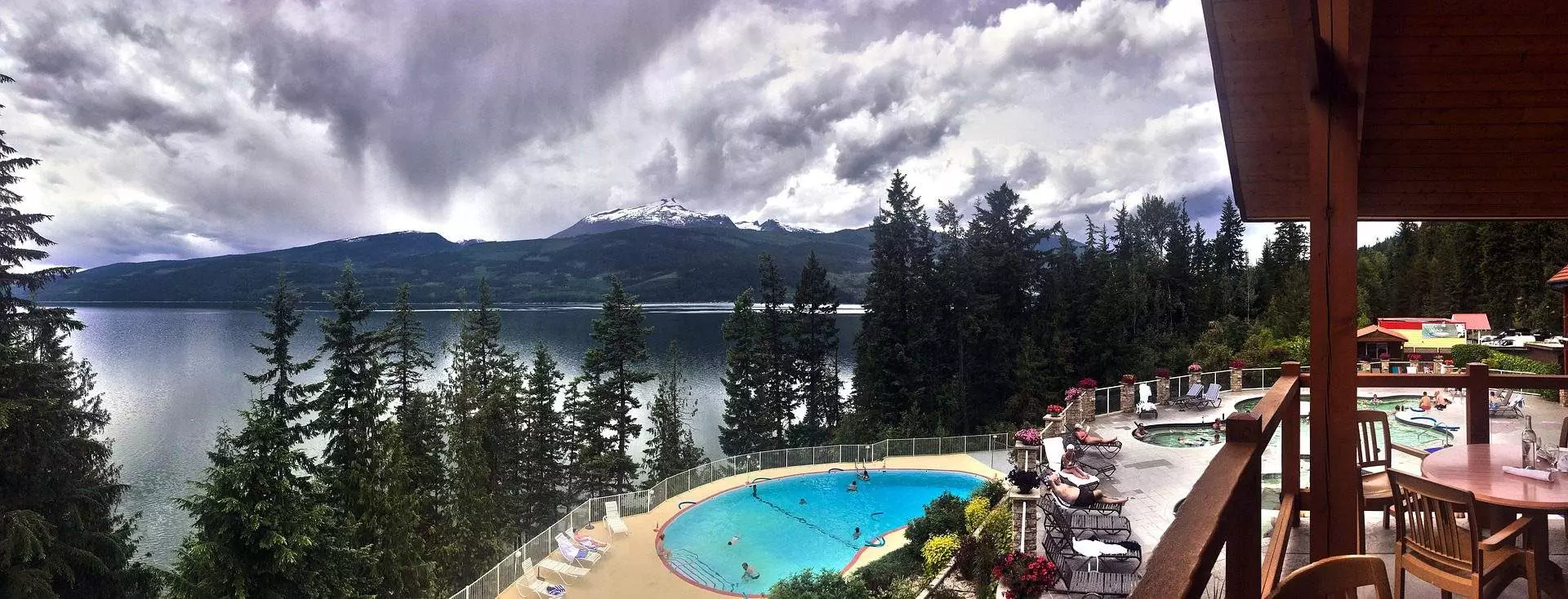 Vancouver hot springs, Halcyon Hot Springs