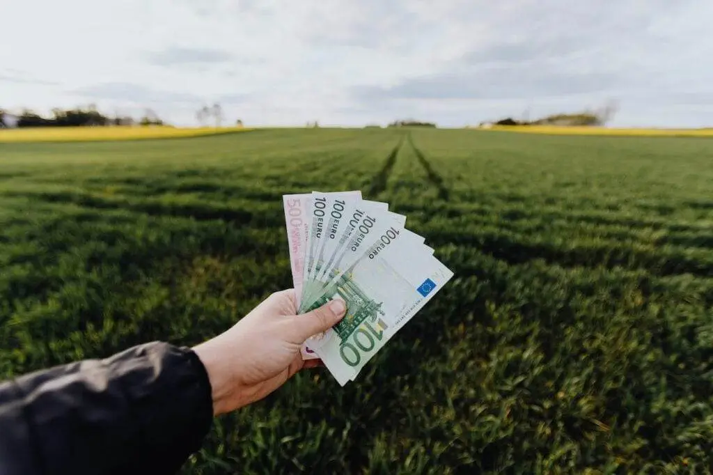 10 Safe Investments with High Returns in Canada safe investments with high returns in Canada