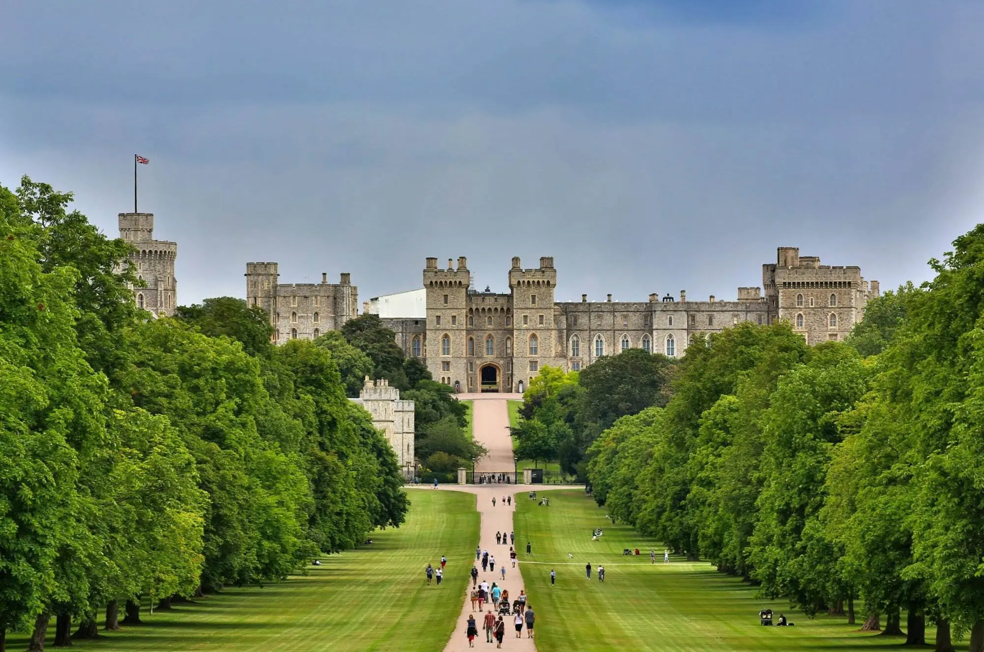 Let where is Windsor Castle