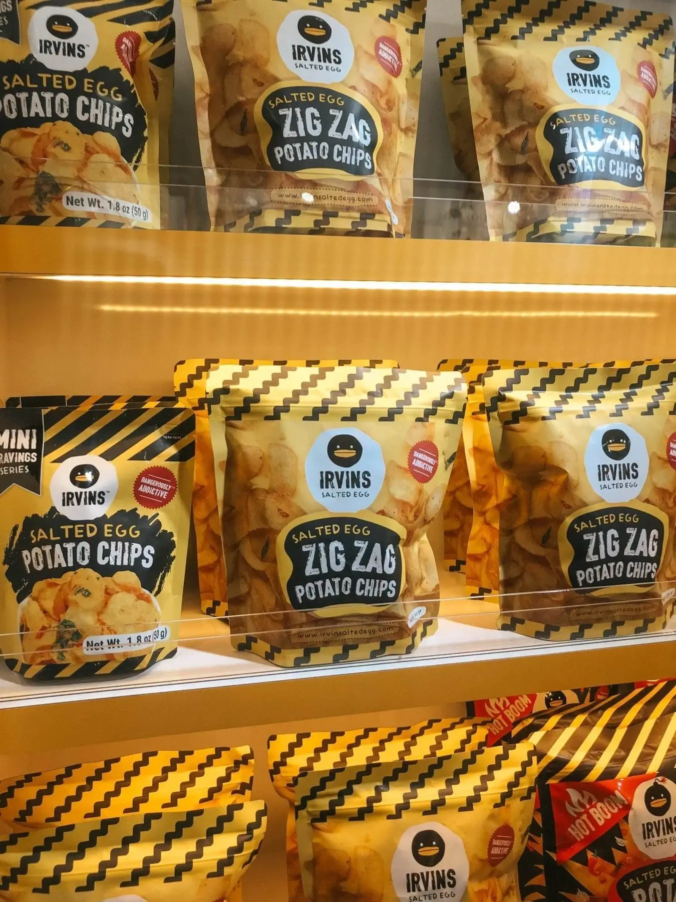 A Complete Guide on What to Buy in Singapore What to buy in Singapore? Irvins Salted Egg Fish Skin.