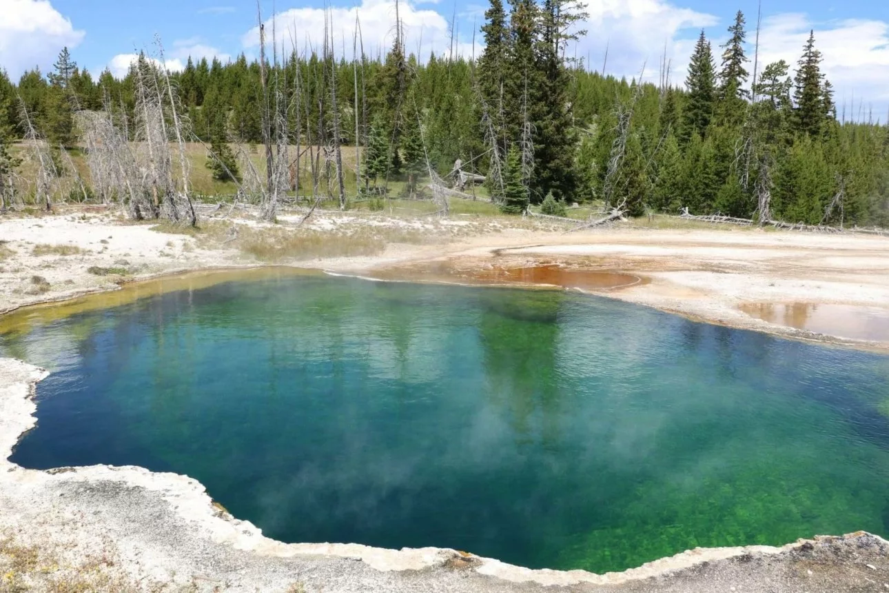 Yellowstone National Park: The Best 10 Minute Guide - Icy Canada