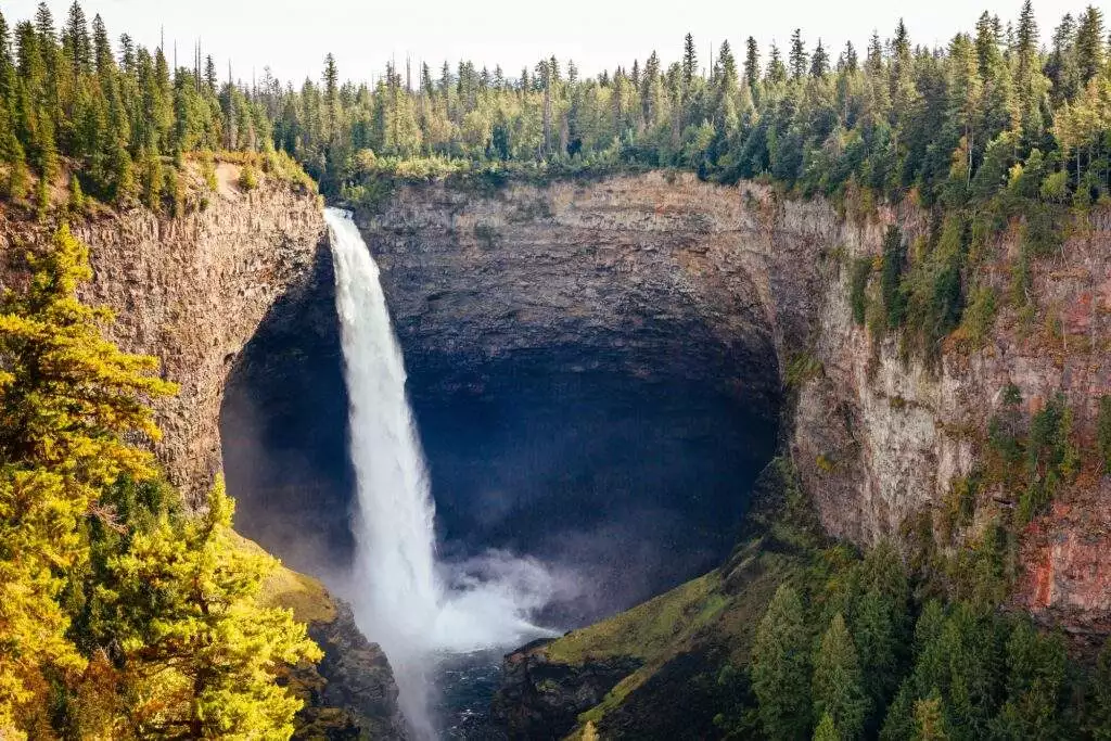 Helmcken Falls: The Most Captivating Location in BC! 5