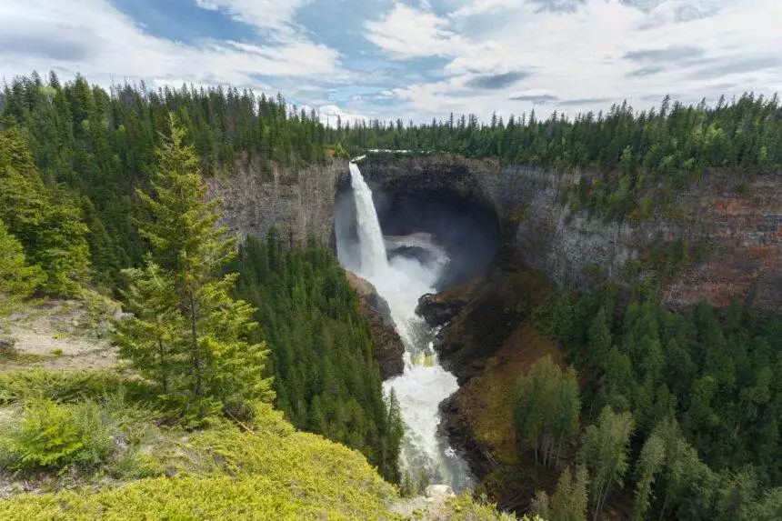 Helmcken Falls: The Most Captivating Location in BC! 2
