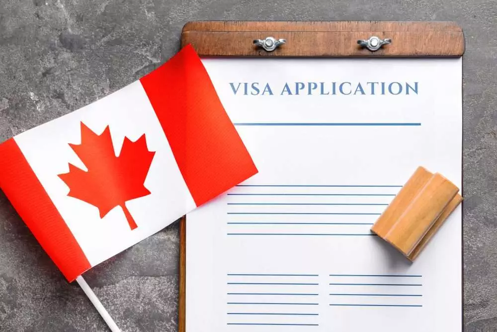 Canadian Visitor Visa: An Easy Guide For Applying! - Icy Canada