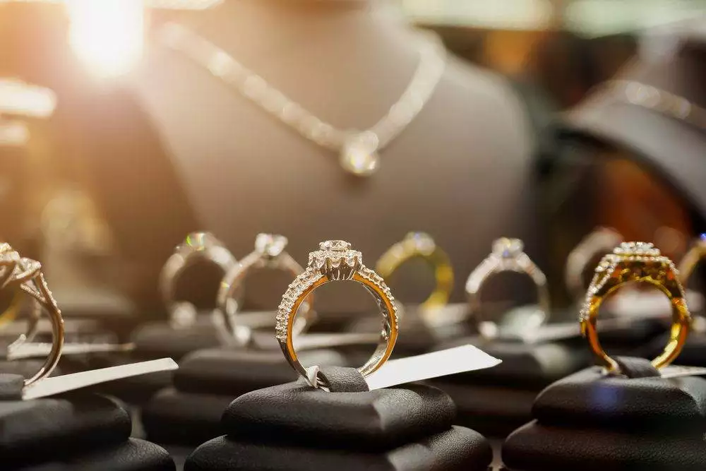 7 Best jewelry store montreal To Go For Quality Shopping 5