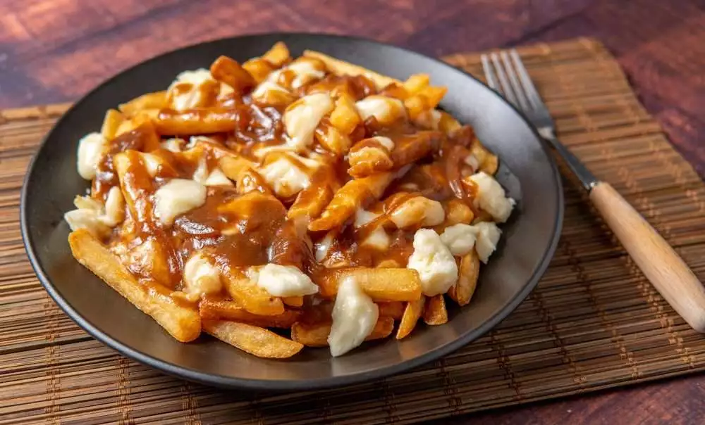 11 Places To Eat The Best Poutine in Montreal 3