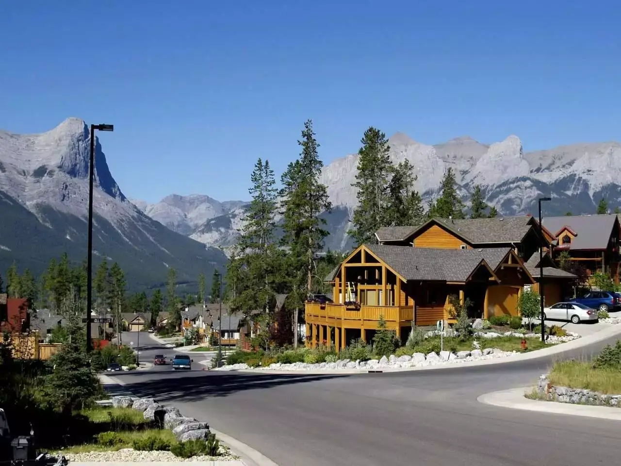 18 Best Restaurants in Canmore One Can Enjoy 1