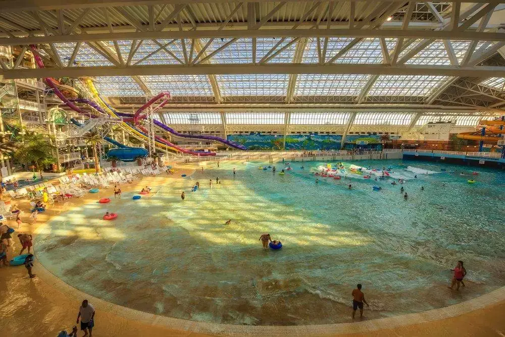 10 Fun Things To Do In Edmonton For Adults 8 West Edmonton Mall